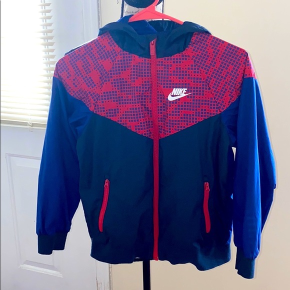 boys nike lightweight jacket